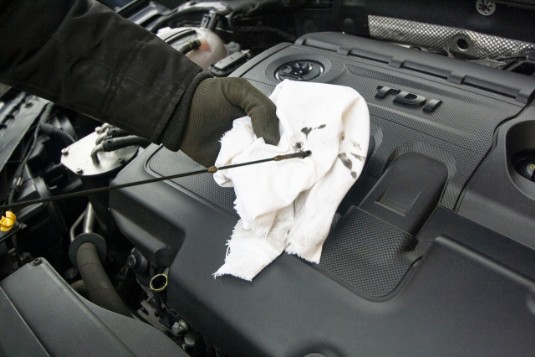 Sostituzione olio auto